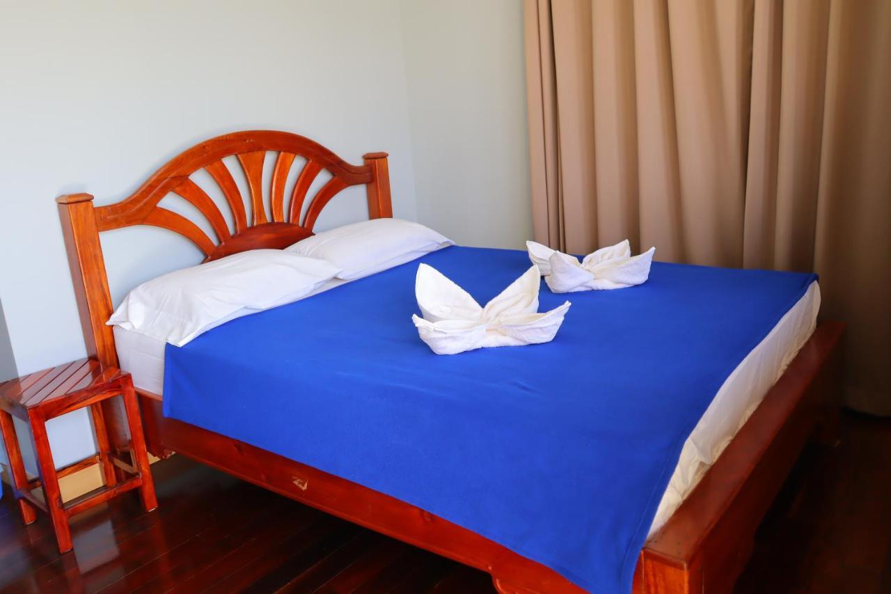 Ban Sulada Guest House Laem Ngop Ngoại thất bức ảnh