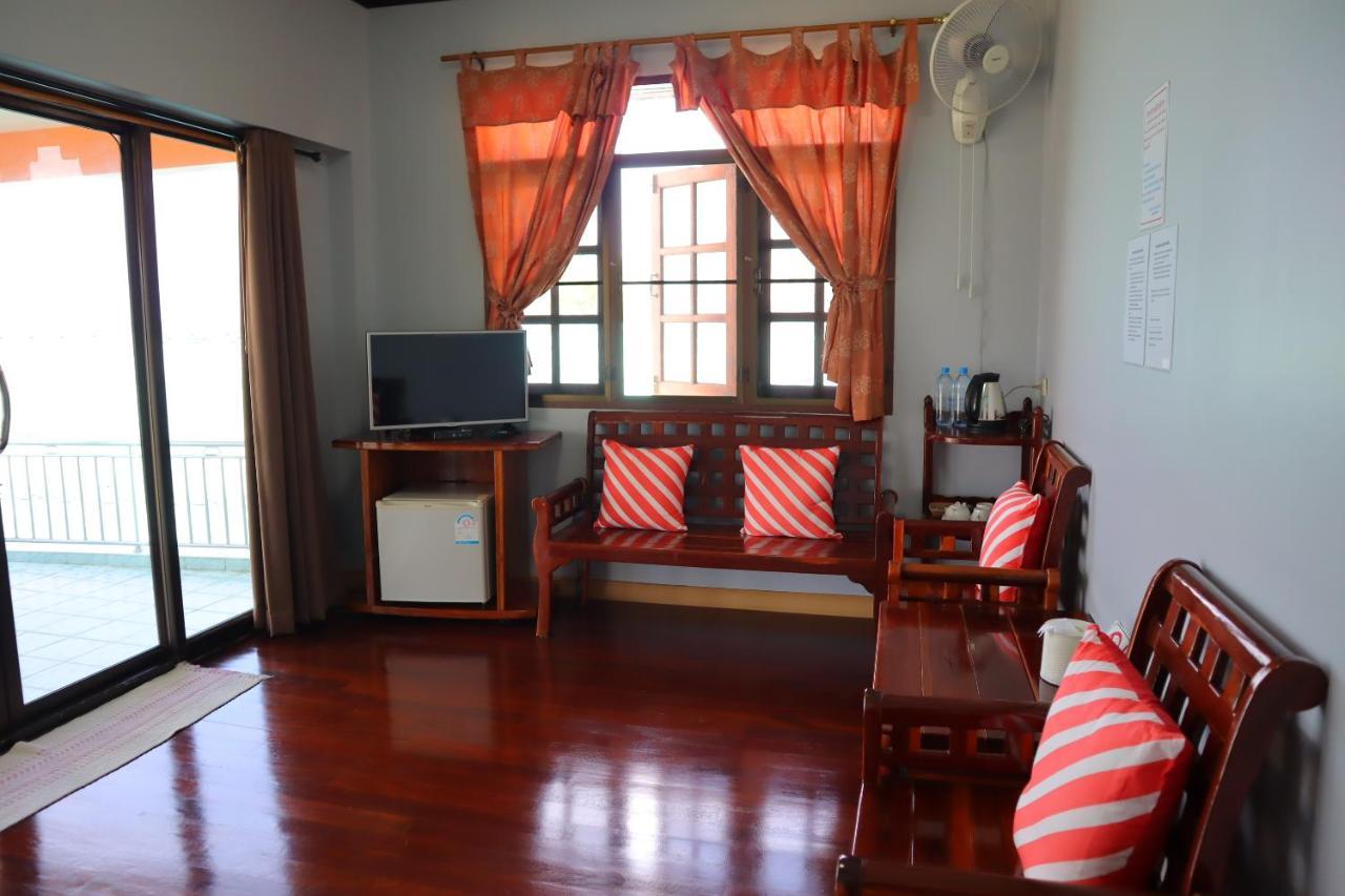 Ban Sulada Guest House Laem Ngop Ngoại thất bức ảnh