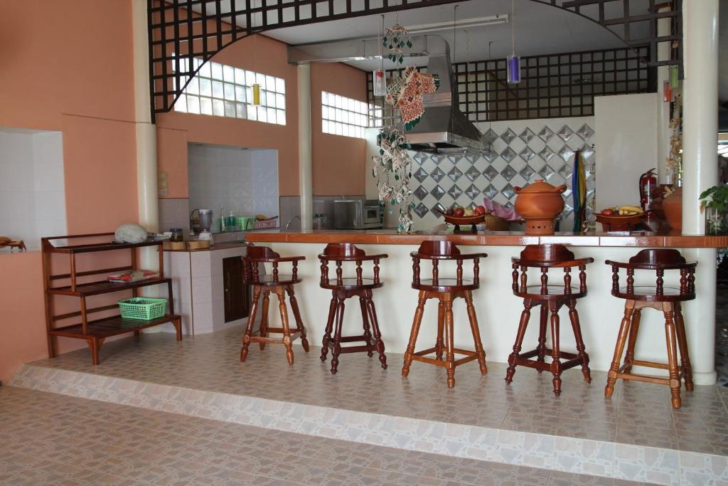 Ban Sulada Guest House Laem Ngop Ngoại thất bức ảnh